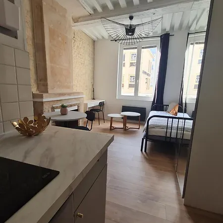 Studio Eglise Saint-sauveur - Hyper Centre Apartment